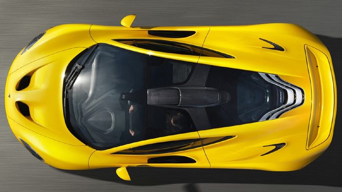 Ακόμη και από… ψηλά η McLaren P1 έχει τον τρόπο να κερδίζει τις εντυπώσεις.
