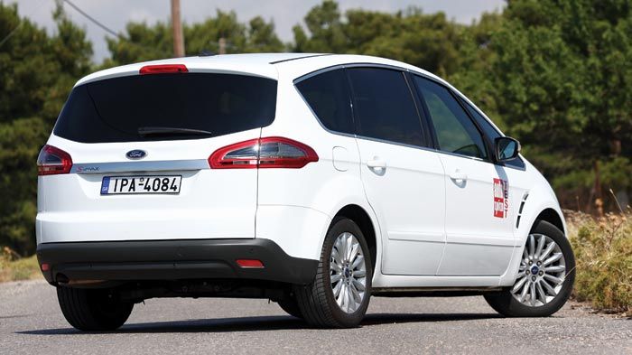 To Ford S-MAX 2.0 TDCi 163 PS, πέραν των χώρων που προσφέρει, εντυπωσιάζει με την οδική συμπεριφορά του.