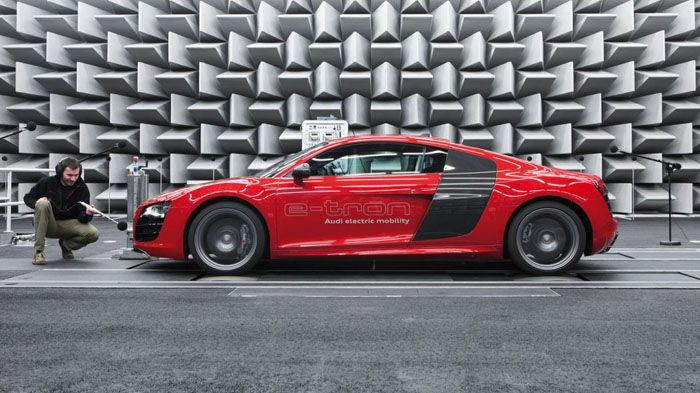 Το πρώτο Audi R8 e-tron μπορούσε να διανύσει μόλις 215 χλμ. 