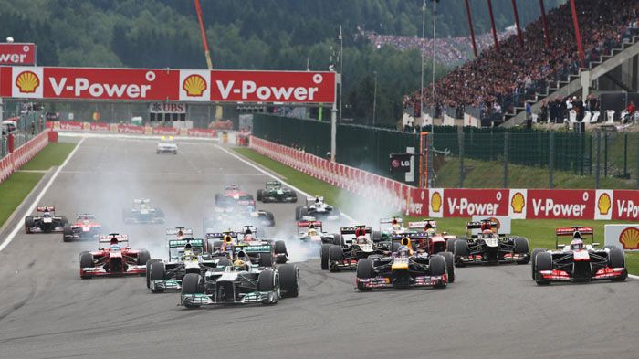 Μόλις στον πρώτο γύρο του αγώνα κατάφερε ο Sebastian Vettel να προσπεράσει τον Lewis Hamilton.