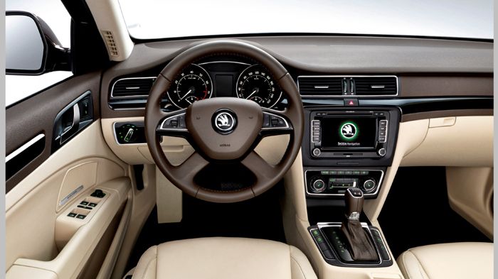 Στο εσωτερικό υπάρχουν νέα υλικά και χρώματα.