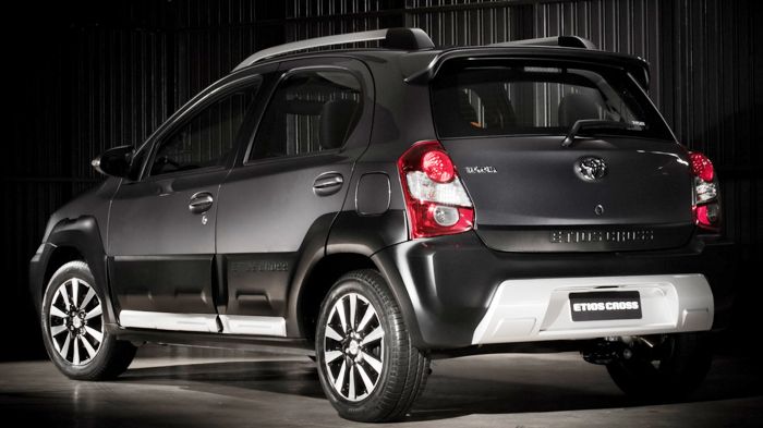 Το νέο Toyota Etios Cross έχει αποκτήσει μια πιο εξελιγμένη ανάρτηση για να «αντεπεξέλθει» στα … καθήκοντα ενός crossover.