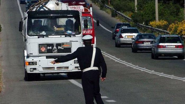 H Τροχαία ανακοίνωσε ότι θα ληφθούν έκτακτα μέτρα στις οδικές αρτηρίες, ώστε να διευκολυνθούν οι οδηγοί κατά την έξοδο του Δεκαπενταύγουστου και για τ