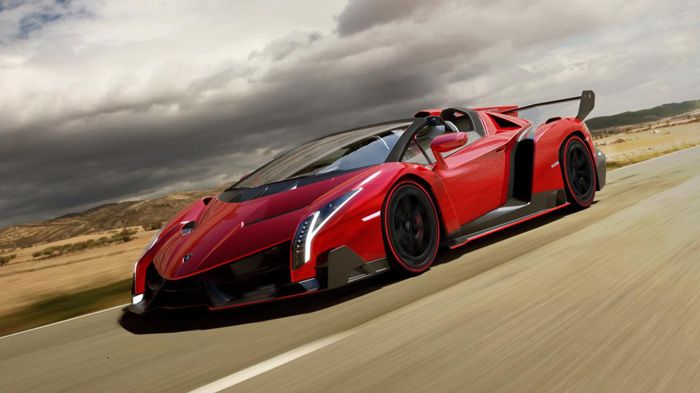 Κάτω από το καπό της νέας Lambrorghini Veneno Roadster συναντάμε τον κινητήρα της Aventador, ο οποίος είναι ο 6,5λτ. V12 με απόδοση που αγγίζει τα 750