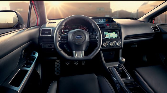 Η καμπίνα του νέου WRX έχει τη «βάση» του Impreza με αρκετές σημαντικές αναβαθμίσεις, οι οποίες επικεντρώνονται κυρίως στα καθίσματα, στο τιμόνι και σ