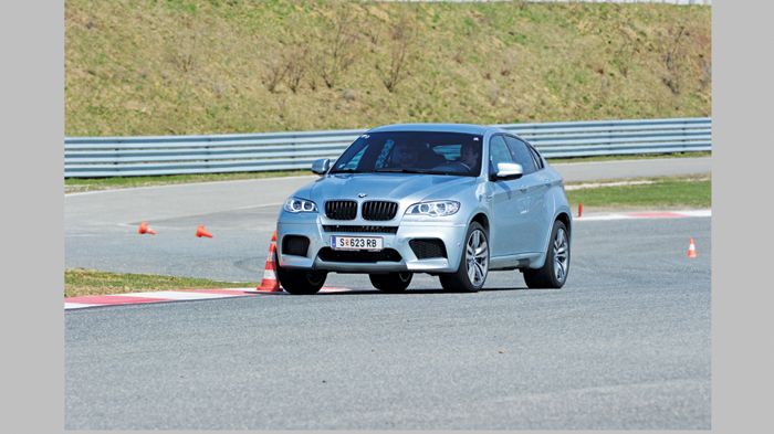 Πανέμορφη, διαφορετική, με κτηνώδη δύναμη και φαρδιά καπούλια. Η Χ6 Μ είναι το απόλυτο 4κίνητο δρόμου.