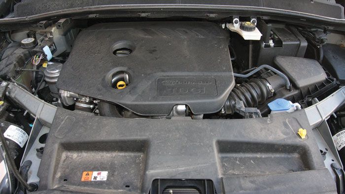Ο 1,6 TDCi κινεί χωρίς προβλήματα το βαρύ Ford  S-MAX, διατηρώντας την κατανάλωσή του σε σχετικά καλά επίπεδα.