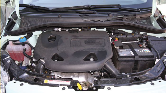 Ο νέος 0,9 TwinAir των 105 ίππων ξεχωρίζει για την απόδοσή του και είναι πιο πολιτισμένος στη λειτουργία του από την έκδοση με τους 85 ίππους.