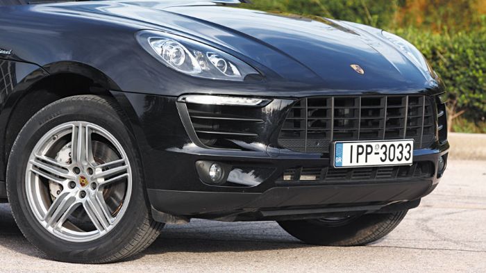 Χαρακτηριστικά Porsche το μπροστινό μέρος και τα φανάρια.