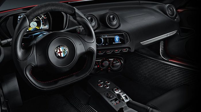 Εσωτερικά της Alfa Romeo 4C Spider concept πιθανότατα δεν θα υπάρχουν αλλαγές σε σχέση με την εικονιζόμενη 4C coupe.