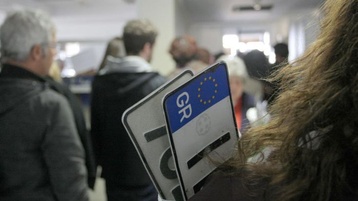Σύμφωνα με το υπουργείο Οικονομικών, ένα όχημα το οποίο τίθεται σε ακινησία, αφού έχουν κατατεθεί οι πινακίδες του στην αρμόδια ΔΟΥ, δεν χρειάζεται να