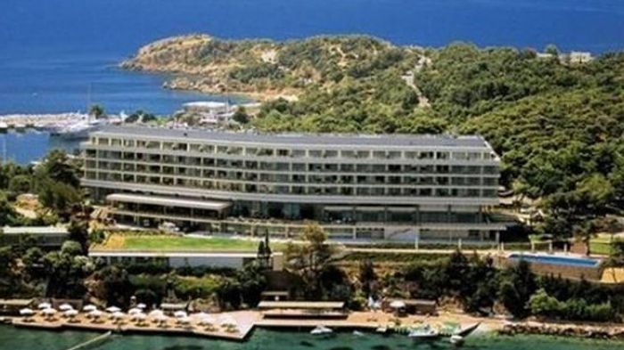 O Jermyn Street αποκτά το 90% του Αστέρα Βουλιαγμένης. 