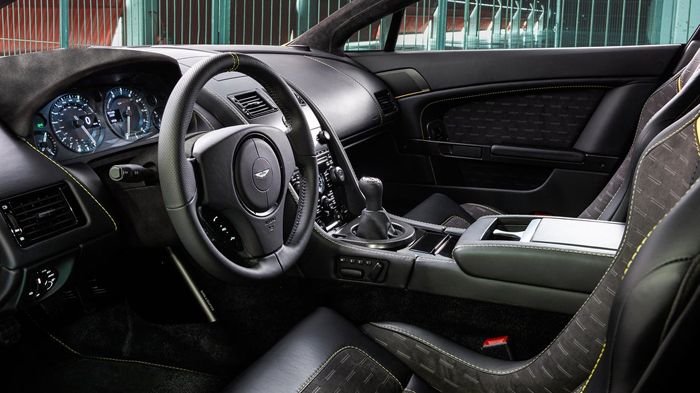 Η V8 Vantage N430 θα κάνει πρεμιέρα σε coupe και roadster έκδοση με βελτιωμένο τον V8 κινητήρα των 4,7 λτ., που για την περίσταση αποδίδει 436 ίππους 
