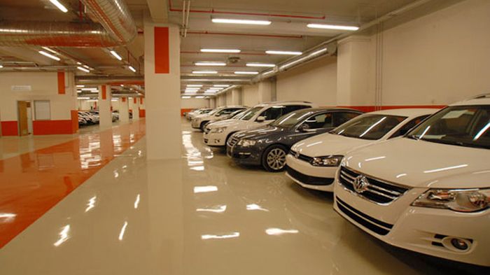 Η Auto Marin είναι το μεγαλύτερο κατάστημα μεταχειρισμένων αυτοκινήτων στην Ελλάδα με τρία υποκαταστήματα στα Βόρεια Προάστια (Αγ. Στέφανος), Νότια Πρ