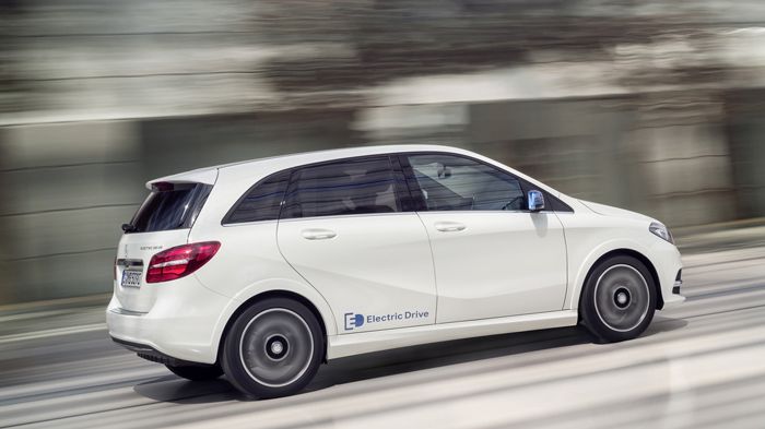Η ηλεκτρική B-Class Electric Drive (φωτό), αλλά και η έκδοση Natural Gas Drive που κινείται με φυσικό αέριο, είναι οι δύο «εναλλακτικές» B-Class.