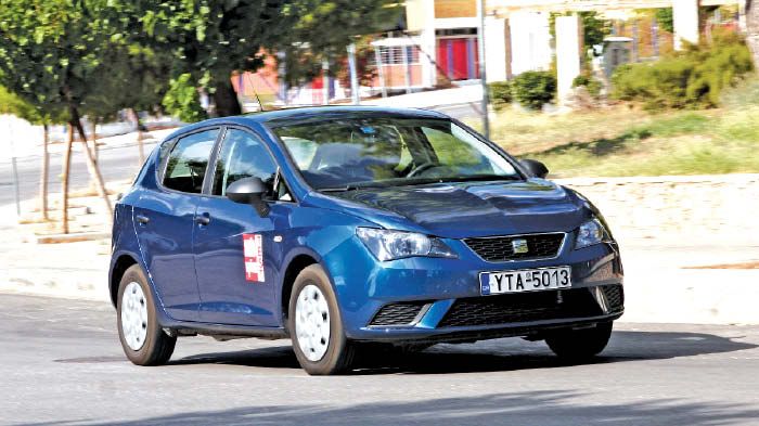 Ευχάριστο στο δρόμο είναι το SEAT Ibiza χάρη στα αυξημένα όρια πρόσφυσης και το καλό σε πληροφόρηση τιμόνι.	