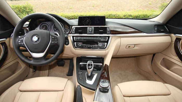 Προερχόμενο από τη Σειρά 4 Coupe, το εσωτερικό της Gran Coupe διακρίνεται για την κορυφαία ποιότητα κατασκευής και τη hi-tech εικόνα. Στο πίσω κάθισμα