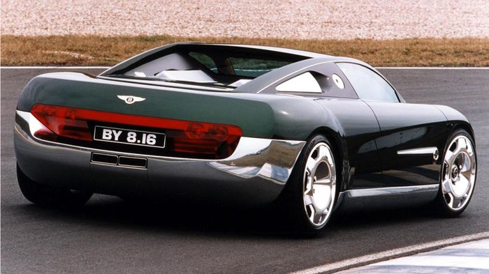 Ο ιθύνων νους της Bentley τόνισε ότι το νέο σπορ μοντέλο θα τροφοδοτείται από έναν W12.