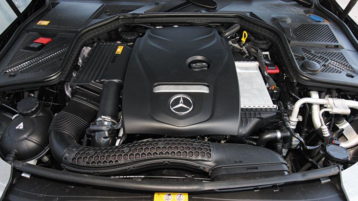 Ο 2λιτρος turbo της C 200 με 184 
ίππους ισχύος, διακρίνεται για τη 
απόδοσή του, προσφέροντας γρήγορες επιδόσεις.