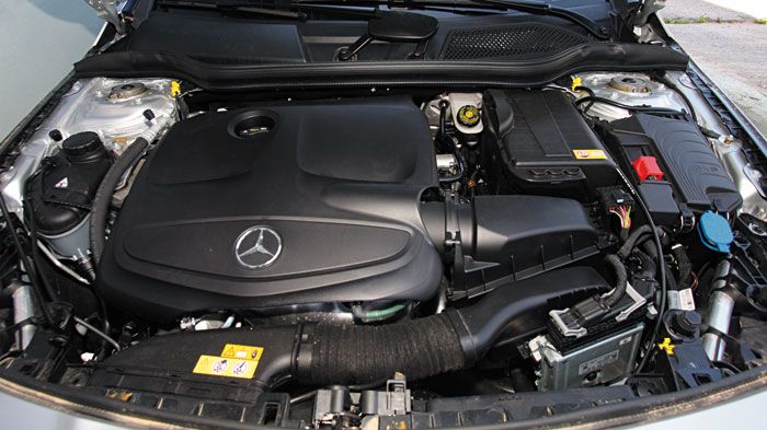 Αποδοτικός και γρήγορος ο 1,6 
turbo των 156 ίππων της CLA 200, με τα χαμηλότερα πάγια έξοδα σε σχέση με αυτόν της C 200.