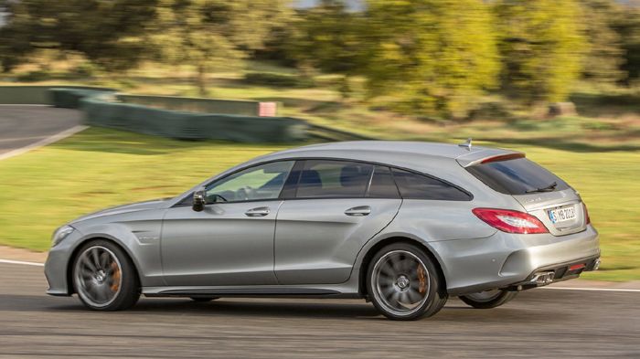 Στην έκδοση των 557 ίππων, η AMG «υπόσχεται» μέση κατανάλωση 9,9 λτ./100 χλμ. και εκπομπές CO2 231 γρ./χλμ.