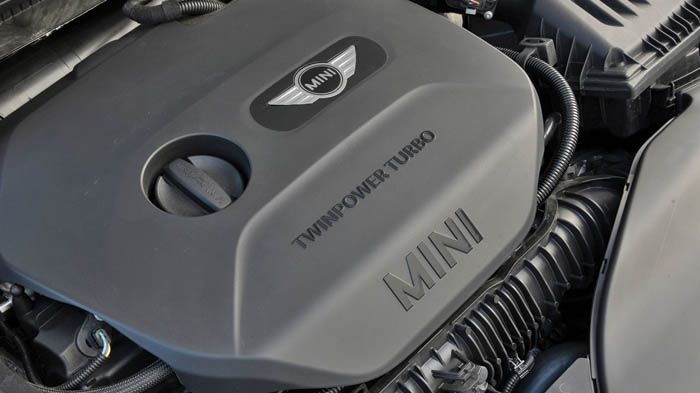 Ο 2λιτρος κινητήρας του Cooper S αποδίδει 192 ίππους, εξασφαλίζει κορυφαίες επιδόσεις και ταυτόχρονα είναι οικονομικός στην πράξη.