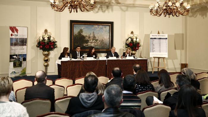 Βρεθήκαμε καλεσμένοι στο ξενοδοχείο «Μ. Βρετανία» για την πρώτη συνέντευξη τύπου της CTIP Oil & Gas S.R.L., η οποία θέλει να επενδύσει στη χώρα μας 20