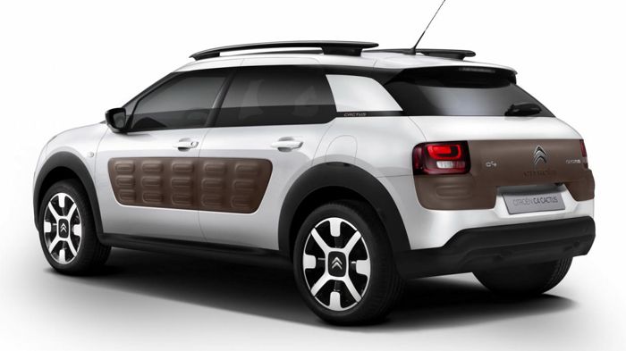 Το νέο γαλλικό μικρομεσαίο θα εφοδιάζεται με οικονομικούς κινητήρες βενζίνης και πετρελαίου, για να παραμείνουν χαμηλά τα κόστη χρήσης του, όπως αναφέ