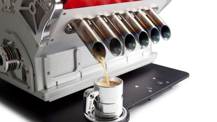 Με τις μηχανές Espresso Veloce Serie Titanio μπορείτε να λάβετε μια… γεύση από F1, αφού έχουν κατασκευαστεί σε αντιγραφή των κινητήρων της Φόρμο