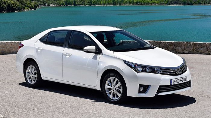 Η Toyota πούλησε 9,98 εκατ. μονάδες το 2013 σε όλο τον κόσμο, κατακτώντας την πρώτη θέση πωλήσεων ανάμεσα στις αυτοκινητοβιομηχανίες (εικόνα η νέα Toy