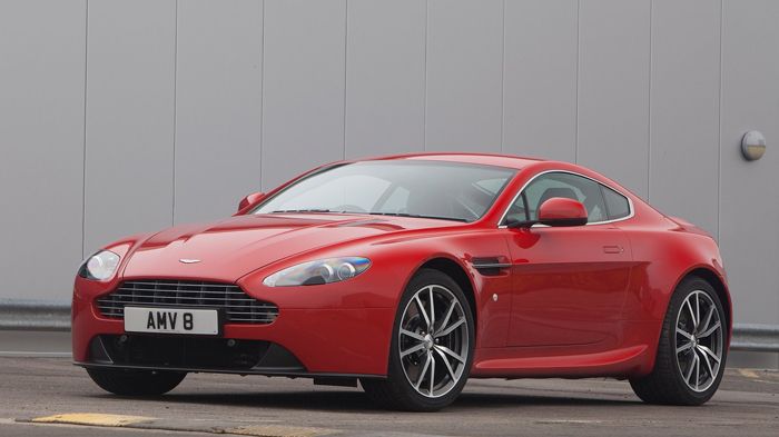 To 2018 θα δούμε τη νέα Vantage (στη φωτό η υπάρχουσα γενιά), με την Vanquish να ακολουθεί ένα χρόνο αργότερα.