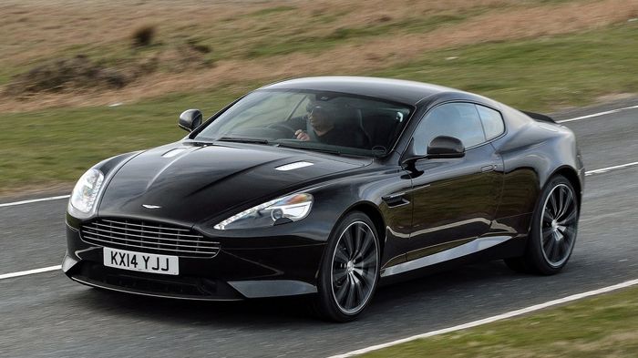 Οι τιμές της Aston Martin DB9 Carbon Edition ξεκινούν (στις Η.Π.Α.) από τις 146.700 ευρώ (199.995 δολάρια), με τα πρώτα αυτοκίνητα να παραδίδονται στη