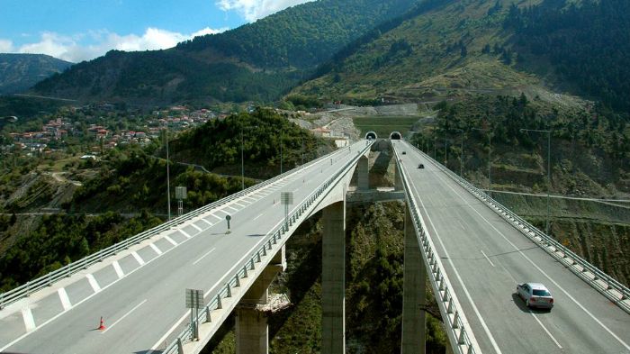 Η Εγνατία Οδός θα αποκτήσει 18 σταθμούς διοδίων συνολικά, που θα τοποθετηθούν ανά τακτά χιλιομετρικά διαστήματα, καλύπτοντας και τα 670 χλμ. του μήκου