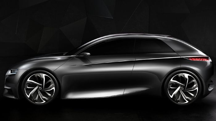 Το Divine DS Concept, είναι ένα 5θυρο hatchback μοντέλο με μήκος 4,21 μ., πλάτος 1,98 μ. και χαμηλό ύψος (1,35 μ.), αναλογίες που του προσδίδουν έναν 