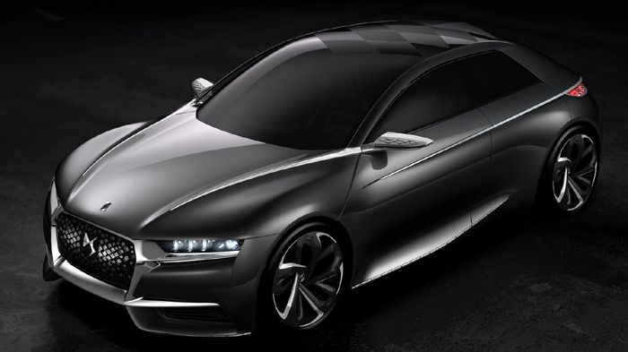 Για να τιμήσουν τον όρο «θεϊκό» (=Divine), οι άνθρωποι της Citroen φιλοτέχνησαν τα φωτιστικά σώματα (τα μπροστά είναι τεχνολογίας laser) του νέου conc