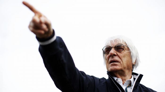 O Ecclestone δήλωσε ξανά ότι επιθυμεί το Πρωτάθλημα της F1 για το 2016 να διεξαχθεί με μονοθέσια που θα φέρουν και πάλι ατμοσφαιρικούς κινητήρες V10 ή