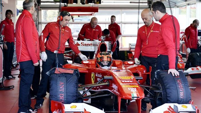 Εντυπωσιασμένοι δηλώνουν οι άνθρωποι της Ferrari με τις επιδόσεις του 18χρονου Γάλλου Esteban Ocon, ο οποίος δοκίμασε εχθές, Τετάρτη 29 Οκτωβρίου, το 