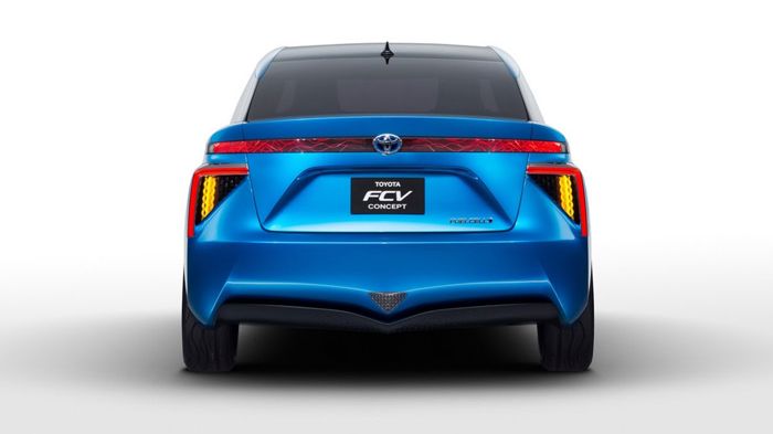 Σε περίπτωση έκτακτης ανάγκης, το Toyota FCV μπορεί να εφοδιάσει με την απαιτούμενη ενέργεια (υδρογόνου) ένα σπίτι για μια εβδομάδα.