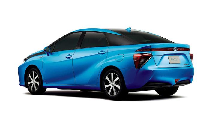 Η Toyota έδωσε στη δημοσιότητα τις 1ες εικόνες από την έκδοση παραγωγής του οχήματός της που κινείται με κυψέλες υδρογόνου (fuel cell vehicle – 
