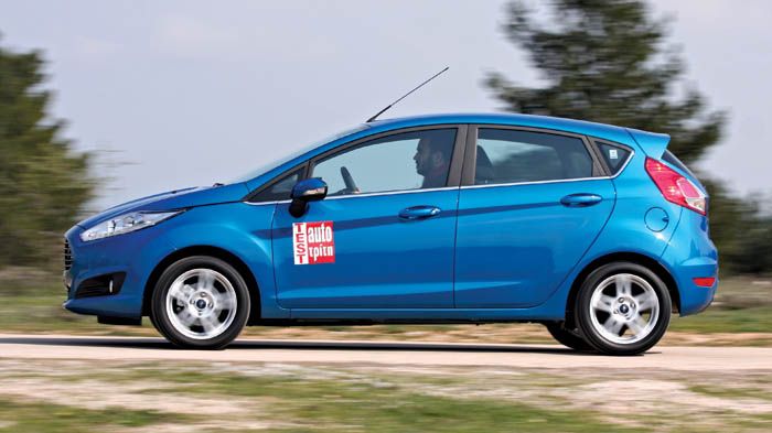 Εξωτερικά δεν υπάρχει κάτι που να δηλώνει πως πρόκειται για την αυτόματη έκδοση. Έτσι, το Fiesta παραμένει ένα άκρως δυναμικό και νεανικό σε εμφάνιση 