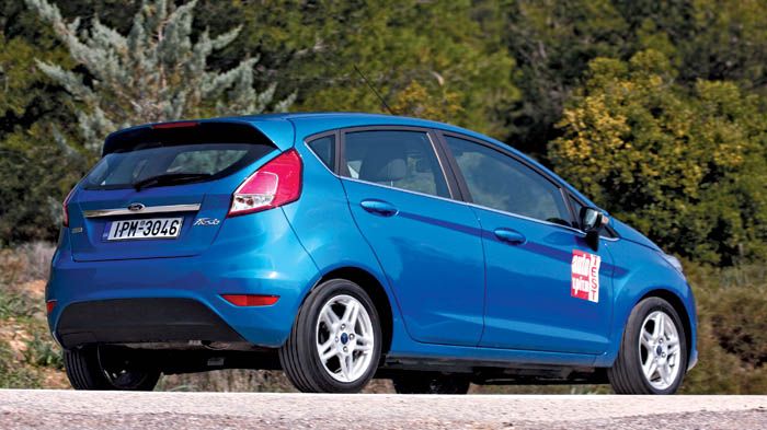 Σβέλτο υπό πίεση, ασφαλές και ευχάριστο είναι το Ford Fiesta στο δρόμο. Με το αυτόματο κιβώτιο είναι λίγο πιο εύκολο στους γρήγορους ρυθμούς και άνετο