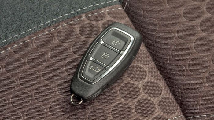 Οι Έλληνες γονείς θα αγαπήσουν το σύστημα Ford MyKey, αφού θα προγραμματίσουν όρια ταχύτητα, ένταση ηχοσυστήματος κτλ. και θα αισθάνονται έτσι ότι βρί