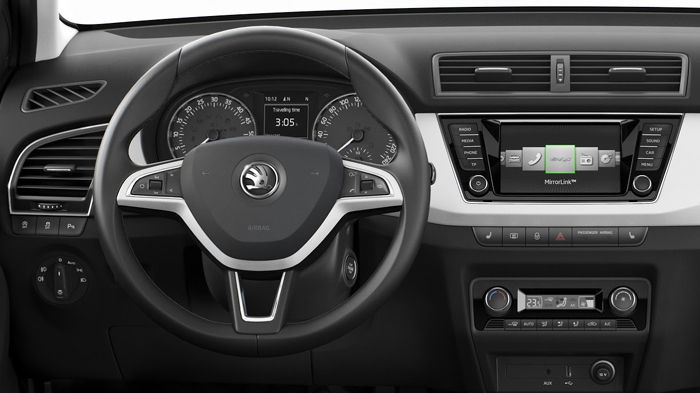 Η καμπίνα επιβατών της έκδοσης Combi είναι φαρδύτερη κατά 21 χλστ. και μακρύτερη κατά 8 χλστ. από την αντίστοιχη του απερχόμενου μοντέλου. Πόντους ευχ