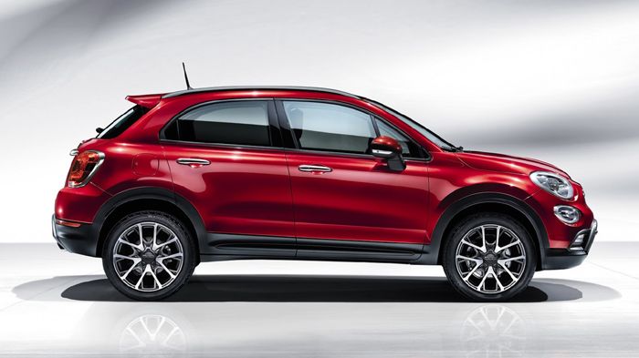 Το μήκος του Fiat 500X είναι 4,25 μέτρα, με την «άγρια» έκδοση (φωτό) να εκτείνεται 20 χλστ. μακρύτερα. Το πλάτος είναι 1,8 μέτρα, το ύψος 1,6 μέτρα, 