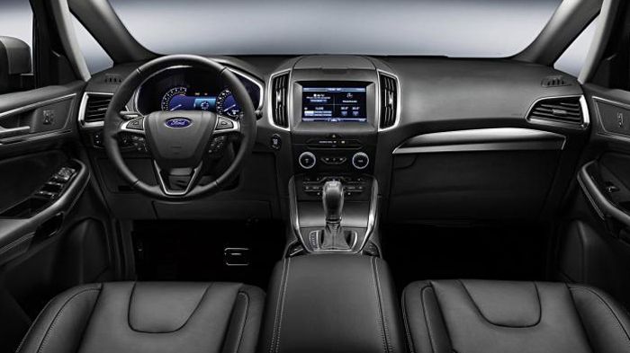 Το νέο S-MAX είναι το πρώτο MPV της κλάσης του, που προσφέρει τη δυνατότητα της ηλεκτρικής ανάκλησης των καθισμάτων της 2ης και 3ης σειράς, ενώ έχουν 