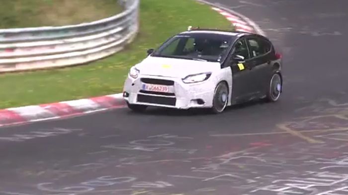 Μέσα από ένα κατασκοπευτικό βίντεο στο Nurburgring διακρίνουμε τη νέα έκδοση RS του ανανεωμένου Ford Focus να «κάνει» δοκιμές στο διάσημο Ring, λίγο π