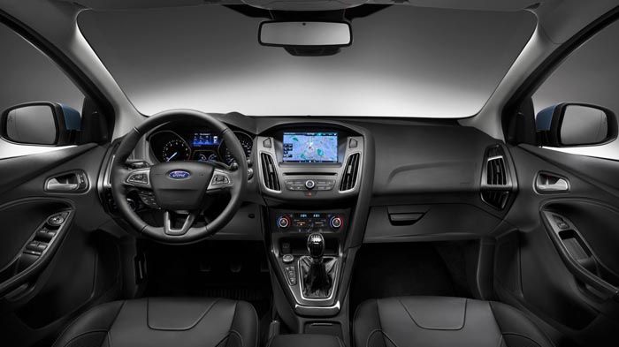 Στο εσωτερικό του ανανεωμένου Ford Focus συναντάμε έναν κόσμο πιο… απλό, με λιγότερους διακόπτες και κουμπιά.