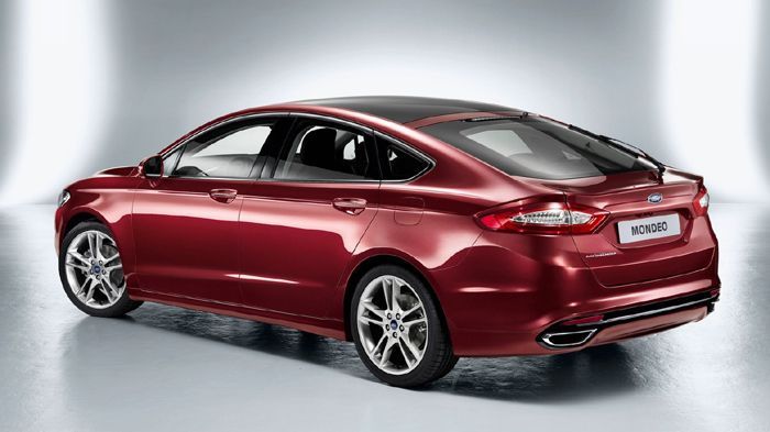 «Για το νέο Mondeo, θέλαμε να δημιουργήσουμε εξαιρετικά λεπτούς προβολείς, και η τεχνολογία LED μας έδωσε αυτή τη δυνατότητα,» δήλωσε ο Chris Hamilton