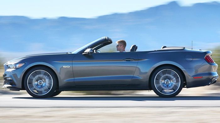 H General Motors σε «αντάλλαγμα» θα δώσει στη Ford ένα αυτόματο κιβώτιο 9 σχέσεων για τα προσθιοκίνητα μοντέλα της (εικόνα Ford Mustang Convertible).