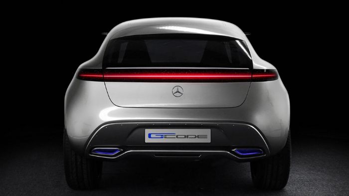Το G-Code concept παίρνει κίνηση από ένα turbo μοτέρ υδρογόνου. Ένας δεύτερος κινητήρας, ηλεκτρικός αυτή τη φορά, κινεί τον πίσω άξονα, μετατρέποντας 